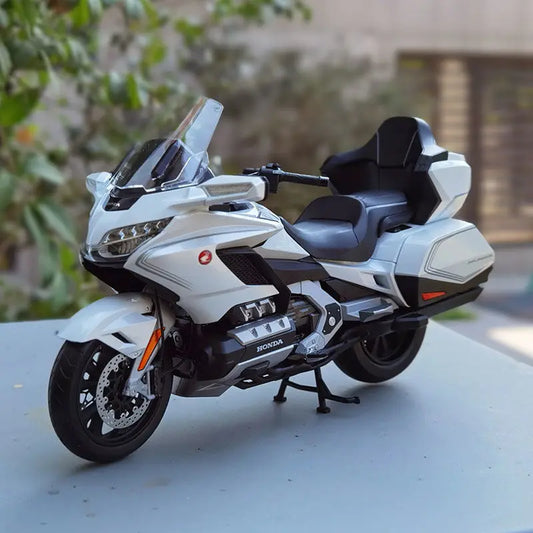 1:11 Honda Gold Wing GL800 2021 Die-Cast Motorcycle Model – Sound &amp; Light Feature Collectible